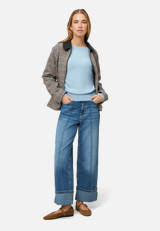 Strickpullover mit U-Boot Ausschnitt / Modellfoto Vorderseite (Outfit)