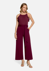 Jumpsuit mit Volant / Modellfoto Vorderseite