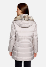Outdoorjacke mit abnehmbarer Kapuze / Modellfoto Rückseite