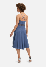 Cocktailkleid mit Wasserfallausschnitt / Modellfoto Rückseite