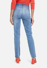 Stretch-Hose mit elastischem Bund / Modellfoto Rückseite