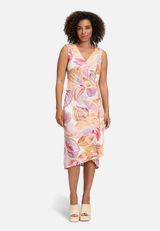 Jerseykleid mit Raffung / Modellfoto Vorderseite