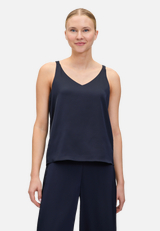Satin-Bluse mit V-Ausschnitt / Modellfoto Vorderseite