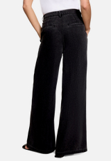 Wideleg-Hose mit Bundfalten  / Modellfoto Rückseite