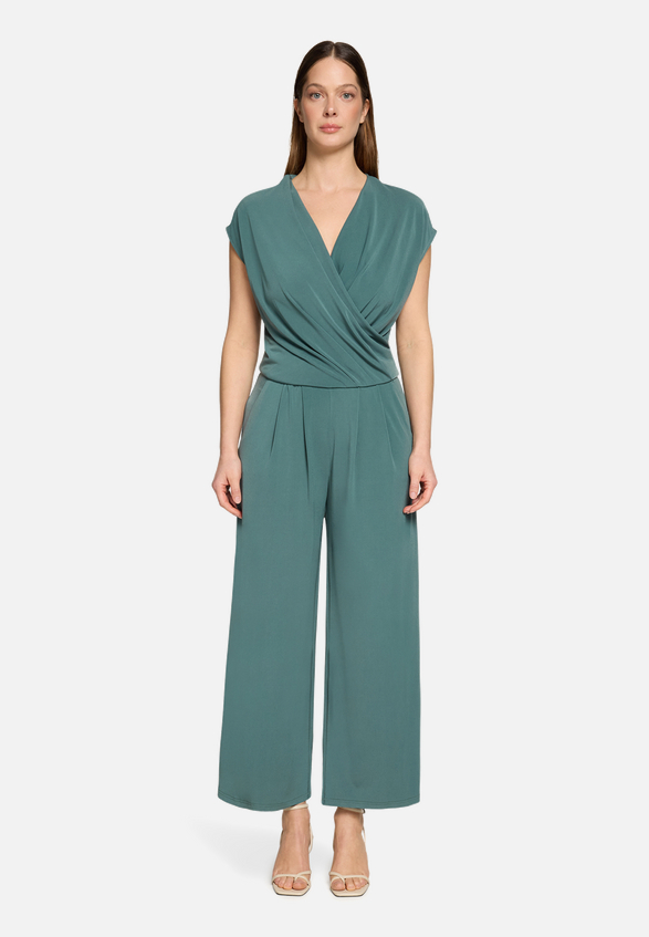 Jumpsuit in 7/8 Länge / Modellfoto Vorderseite