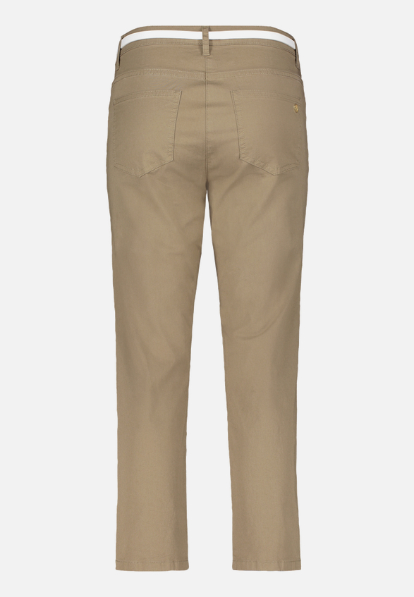 Sommerhose mit Gürtel / Rückseite