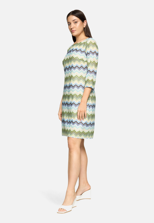 Etuikleid mit 3/4 Arm / Modellfoto Vorderseite (Outfit)