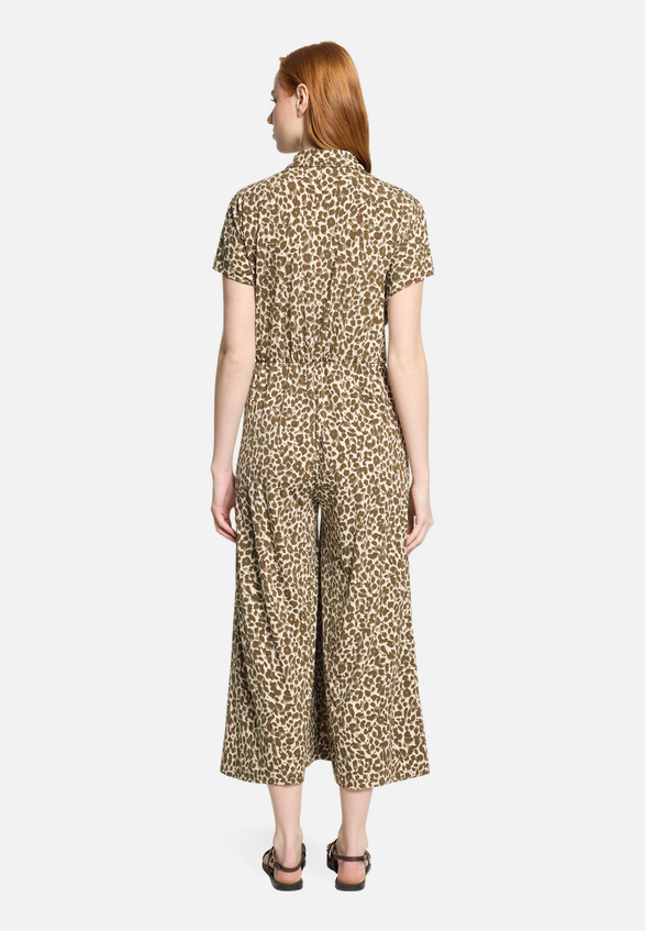 Jumpsuit mit Leo-Print / Modellfoto Rückseite