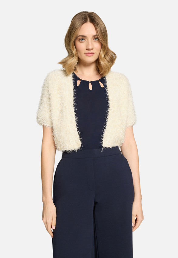 Sommer-Strickjacke mit Effektgarn / Modellfoto Vorderseite