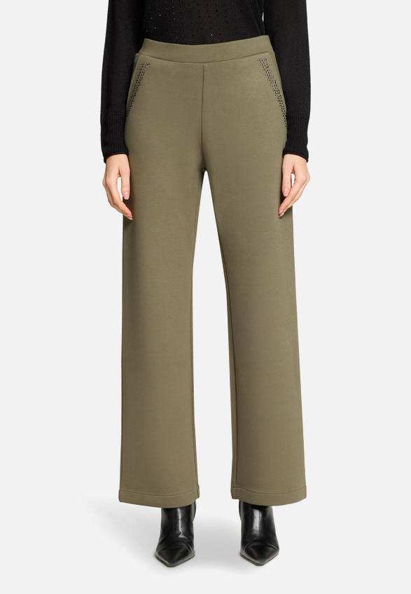 Schlupfhose mit Eingrifftaschen / Modellfoto Vorderseite