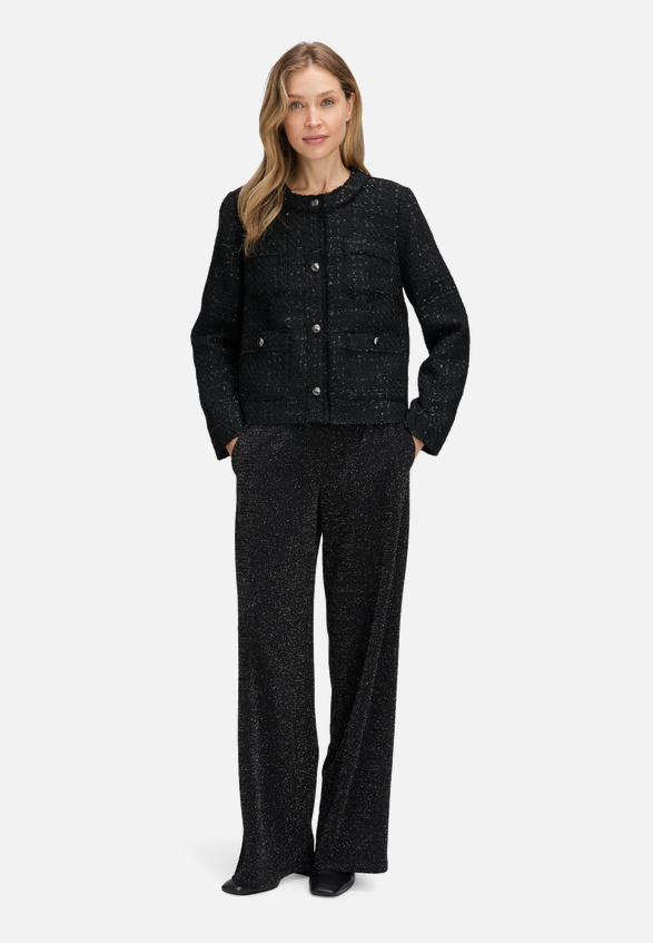 Blazer-Jacke mit Fransen / Modellfoto Vorderseite (Outfit)