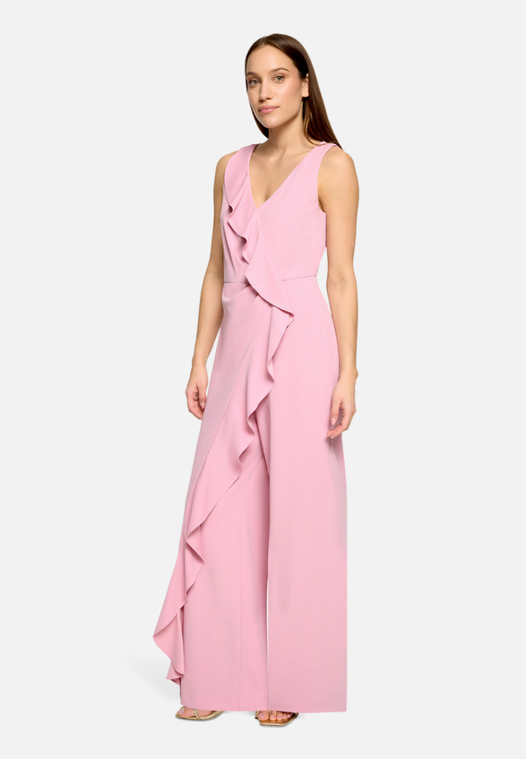 Jumpsuit mit Volant / Modellfoto Vorderseite (Outfit)