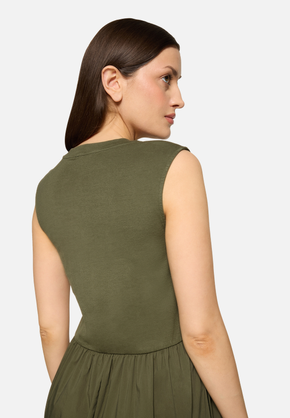 Casual-Kleid mit Eingrifftaschen / Detailbild