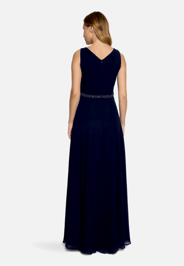 Abendkleid mit Plissee / Modellfoto Rückseite