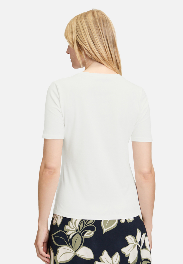 Basic Shirt mit Placement / Modellfoto Rückseite