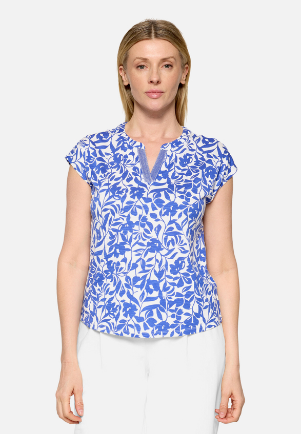 Casual-Shirt mit Bluseneinsatz / Modellfoto Vorderseite