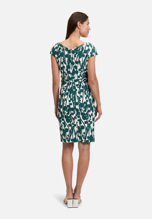 Cocktailkleid kurzarm / Modellfoto Rückseite