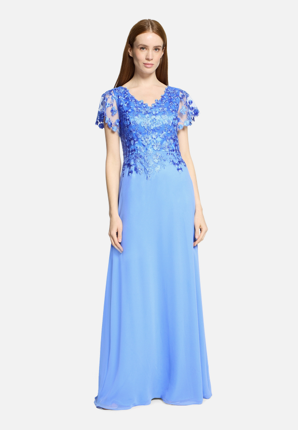 Abendkleid mit Stickerei / Modellfoto Vorderseite