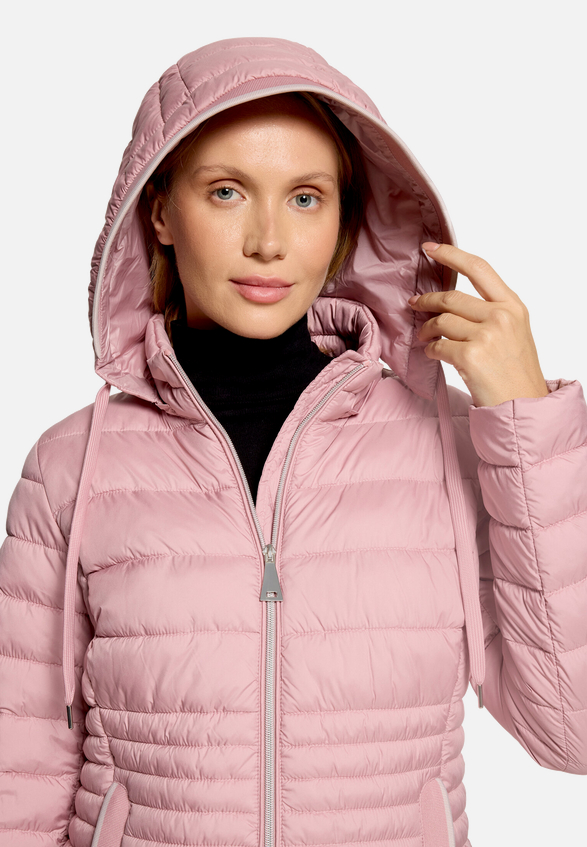 Steppjacke leicht mit abnehmbarer Kapuze / Detailbild