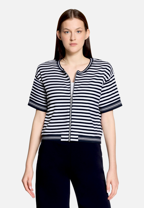 Shirtjacke mit Reißverschluss / Modellfoto Vorderseite