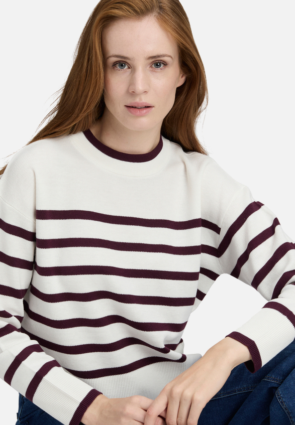 Strickpullover mit Streifen / Detailbild