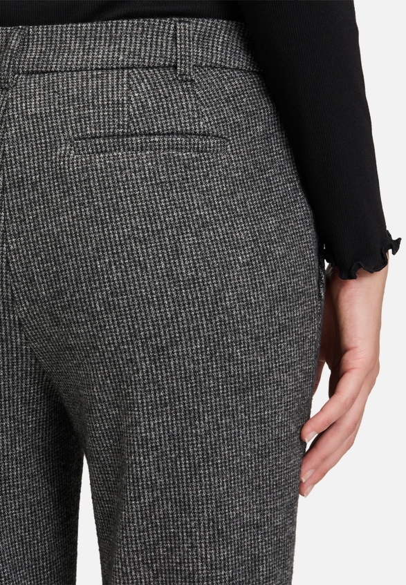 Stoffhose mit Bügelfalte / Detailbild