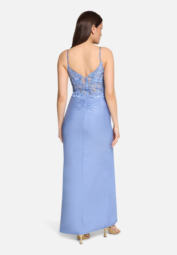 Abendkleid mit Stickerei / Modellfoto Rückseite