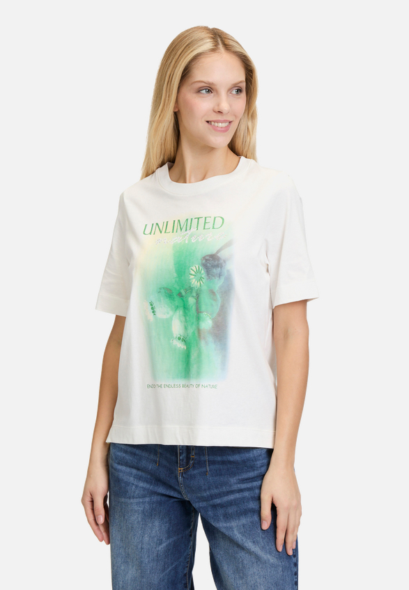 Printshirt mit Rundhalsausschnitt / Modellfoto Vorderseite