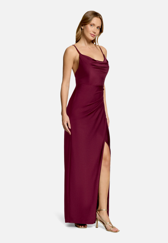 Abendkleid figurbetont / Modellfoto Vorderseite (Outfit)