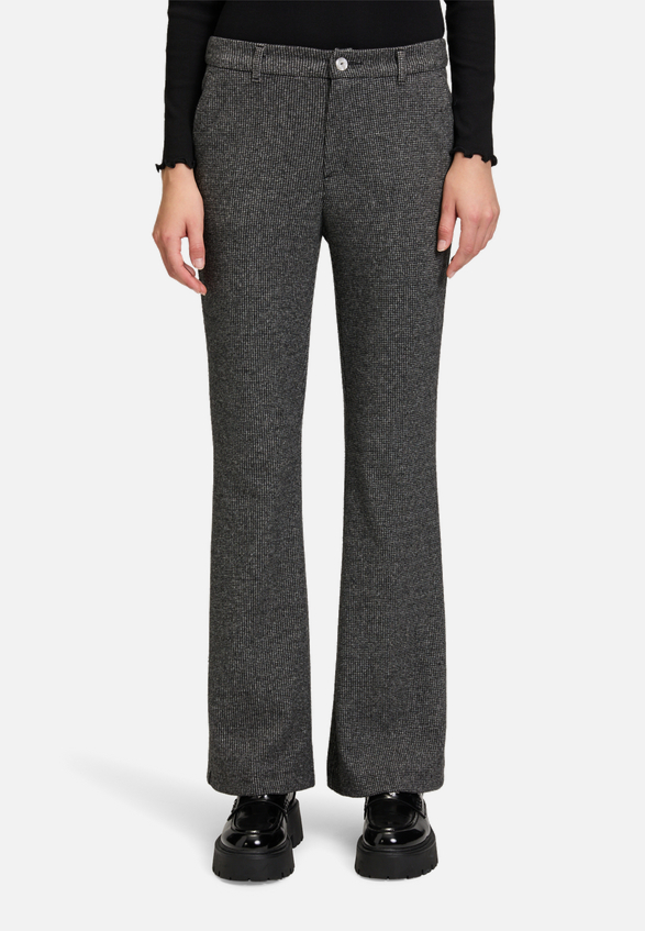 Stoffhose mit Bügelfalte / Modellfoto Vorderseite