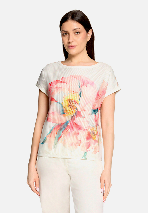 Halbarm-Shirt mit Gummizug / Modellfoto Vorderseite