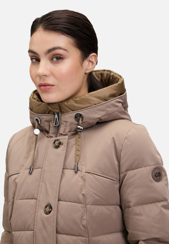 Steppjacke mit Kapuze / Detailbild