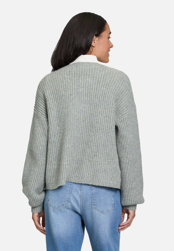 Strick-Cardigan mit Taschen / Modellfoto Rückseite