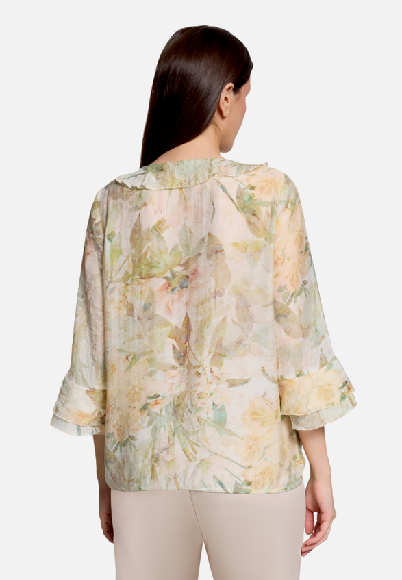Rüschenbluse mit 3/4 Arm / Modellfoto Rückseite