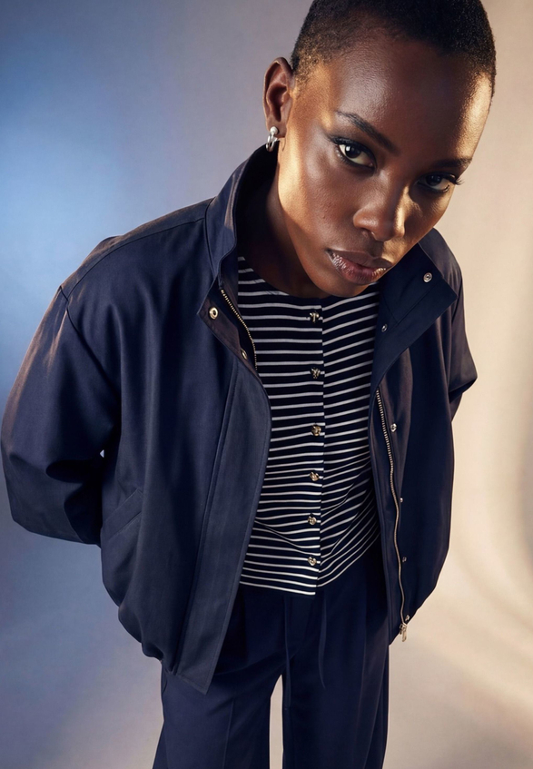 Sweatjacke mit Knopfleiste / Imagebild