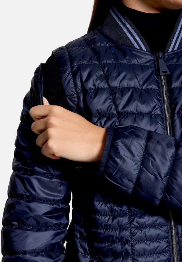 Funktionsjacke  mit abnehmbarer Kapuze / Detailbild