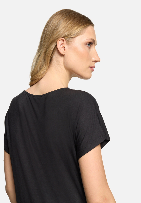 Casual-Shirt mit V-Ausschnitt / Detailbild