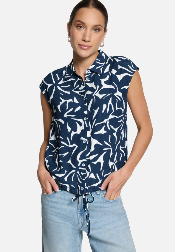 Hemdbluse  kurzarm mit Blumen / Modellfoto Vorderseite
