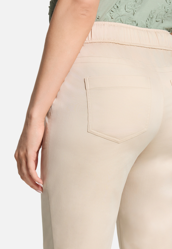 Casual-Hose mit elastischem Bund / Detailbild