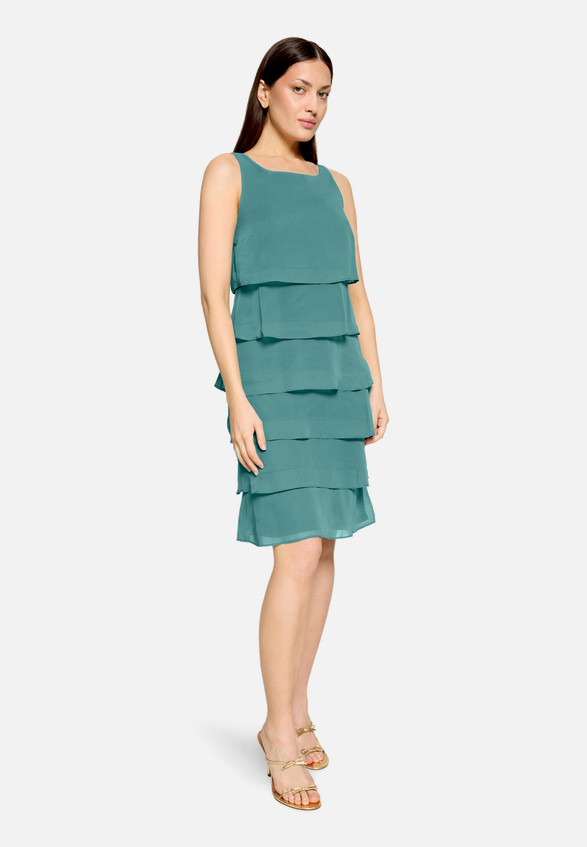 Cocktailkleid mit Volant / Modellfoto Vorderseite (Outfit)
