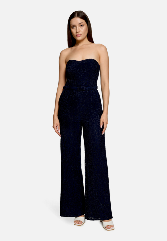 Jumpsuit mit Spitze / Modellfoto Vorderseite