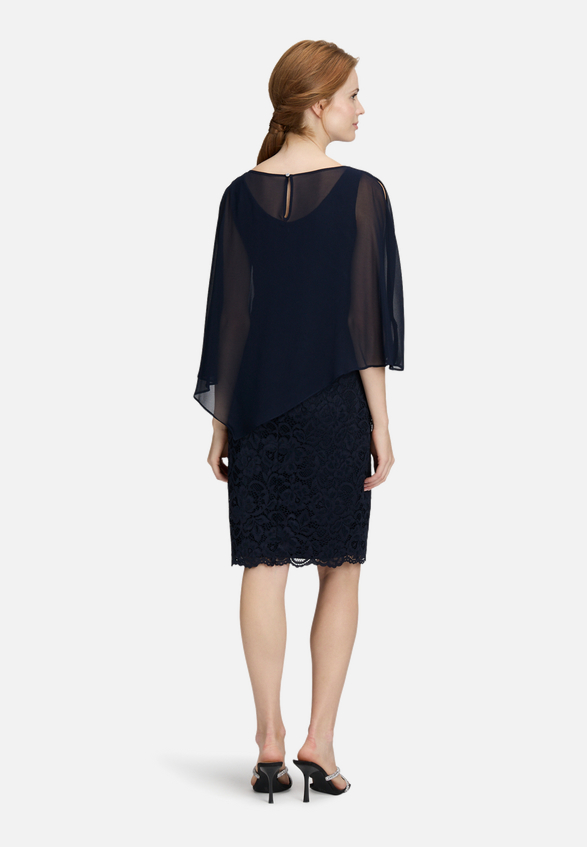 Cocktailkleid mit Spitze / Modellfoto Rückseite