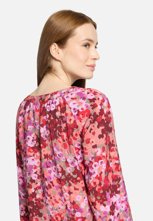 Blusenshirt mit Raffung / Detailbild