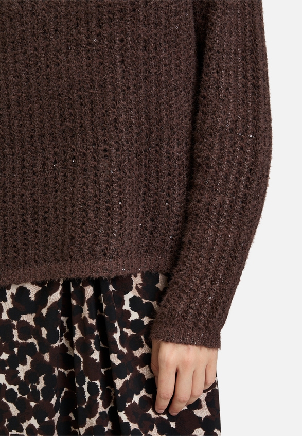 Grobstrick-Pullover mit Pailletten / Detailbild
