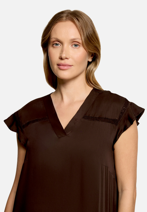 Casual-Kleid mit Flügelärmeln / Detailbild