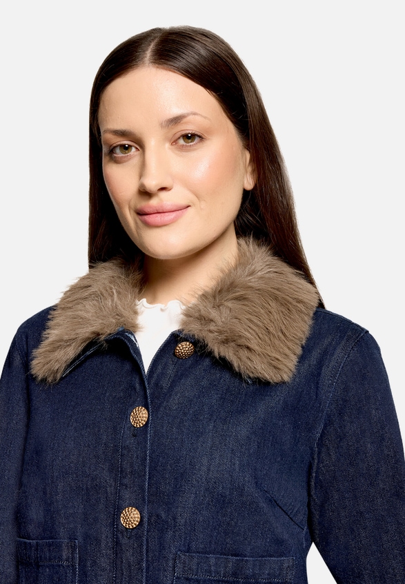 Jeansjacke mit Kunstfellkragen / Detailbild