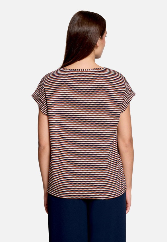 Print-T-Shirt strukturiert mit Tunnelzug / Modellfoto Rückseite