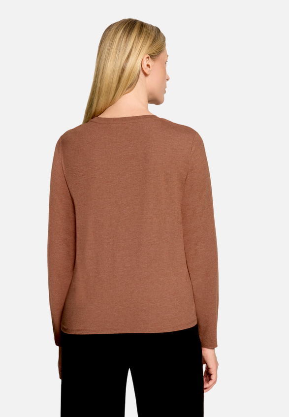 Casual-Shirt mit Rundhalsausschnitt / Modellfoto Rückseite