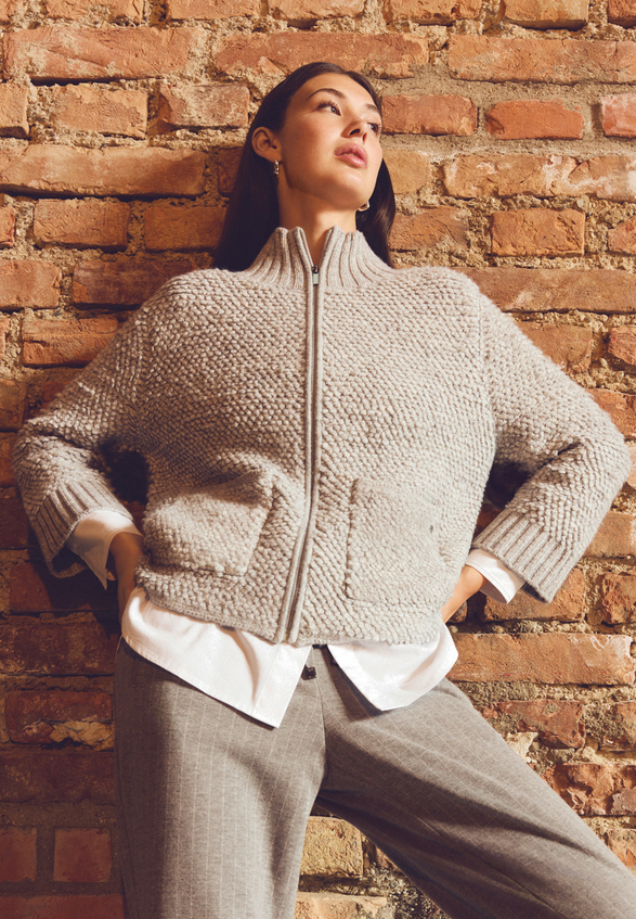 Strick-Cardigan mit Reißverschluss / Imagebild