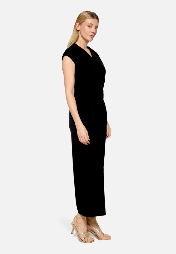 Jumpsuit in 7/8 Länge / Modellfoto Vorderseite (Outfit)